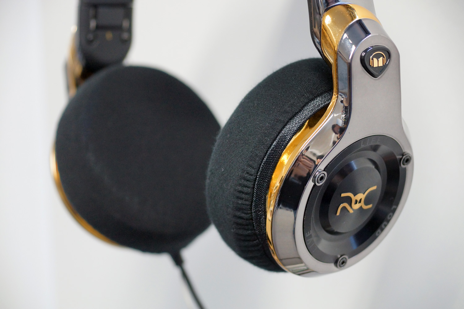 MONSTER ROC Sport Black Platinumのイヤーパッド与mimimamo兼容