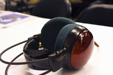 audio-technica ATH-W10VTGのイヤーパッド与mimimamo兼容 
