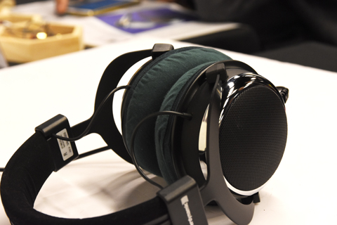 Beyerdynamic DT880 Chromeのイヤーパッド与mimimamo兼容 

