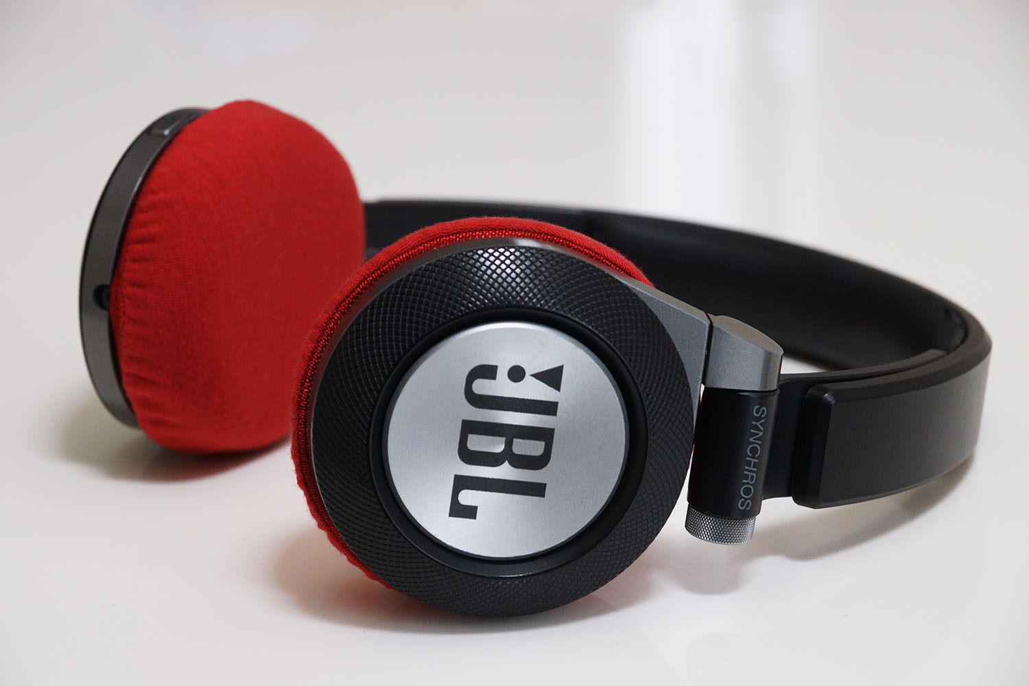 JBL E40BTのイヤーパッド与mimimamo兼容 
