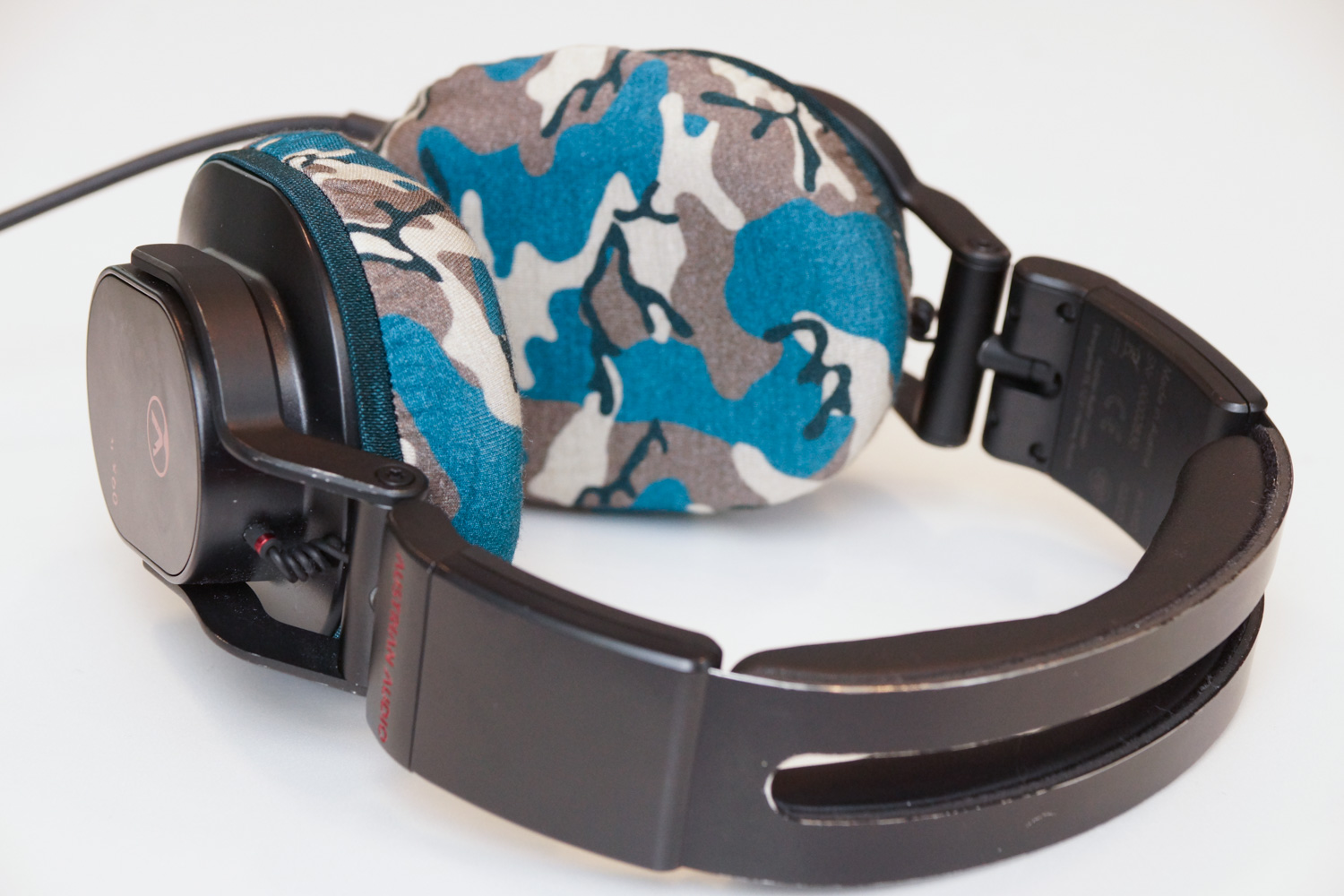 AUSTRIAN AUDIO Hi-X60のイヤーパッド与mimimamo兼容 
