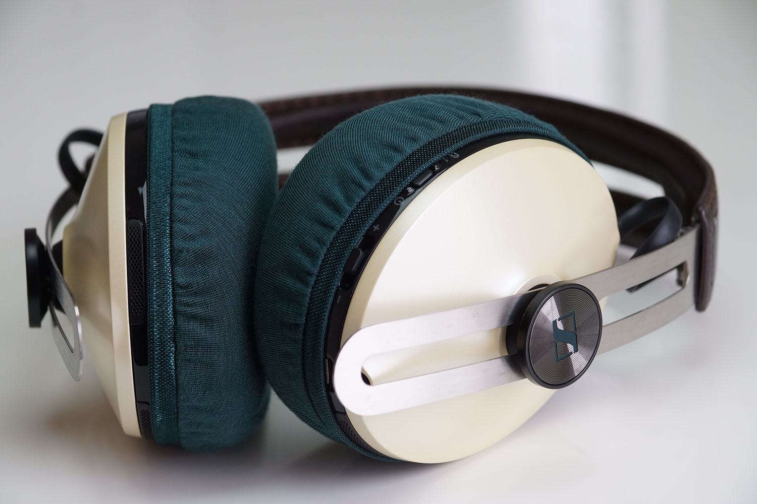 SENNHEISER MOMENTUM M2AEBTのイヤーパッド与mimimamo兼容 
