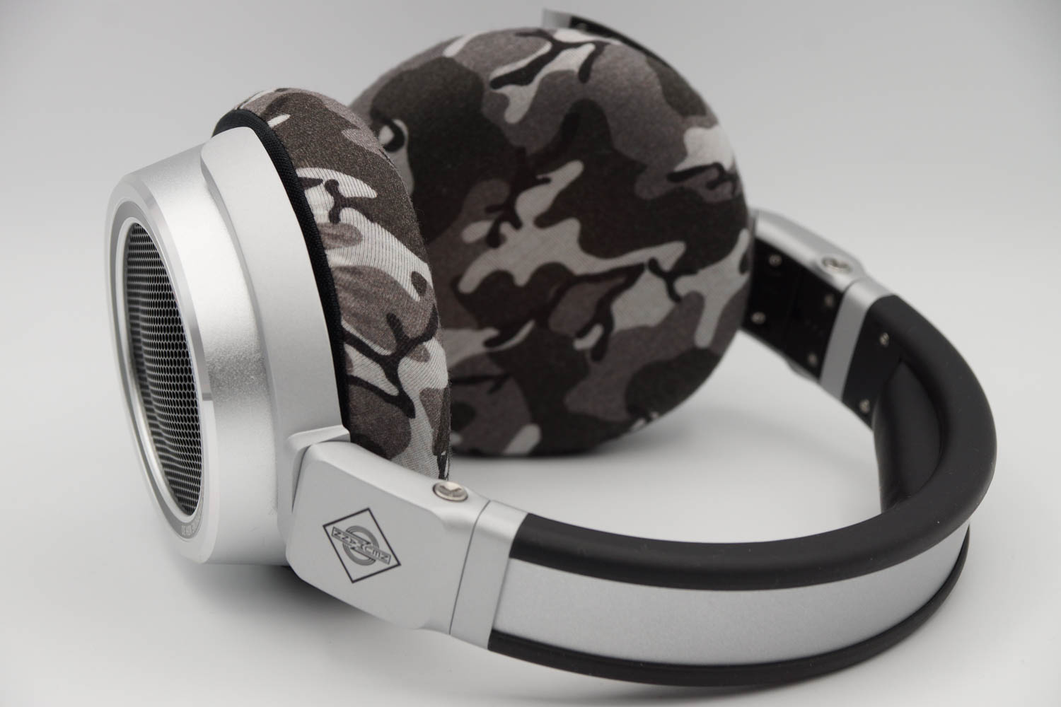 NEUMANN NDH30のイヤーパッド与mimimamo兼容 
