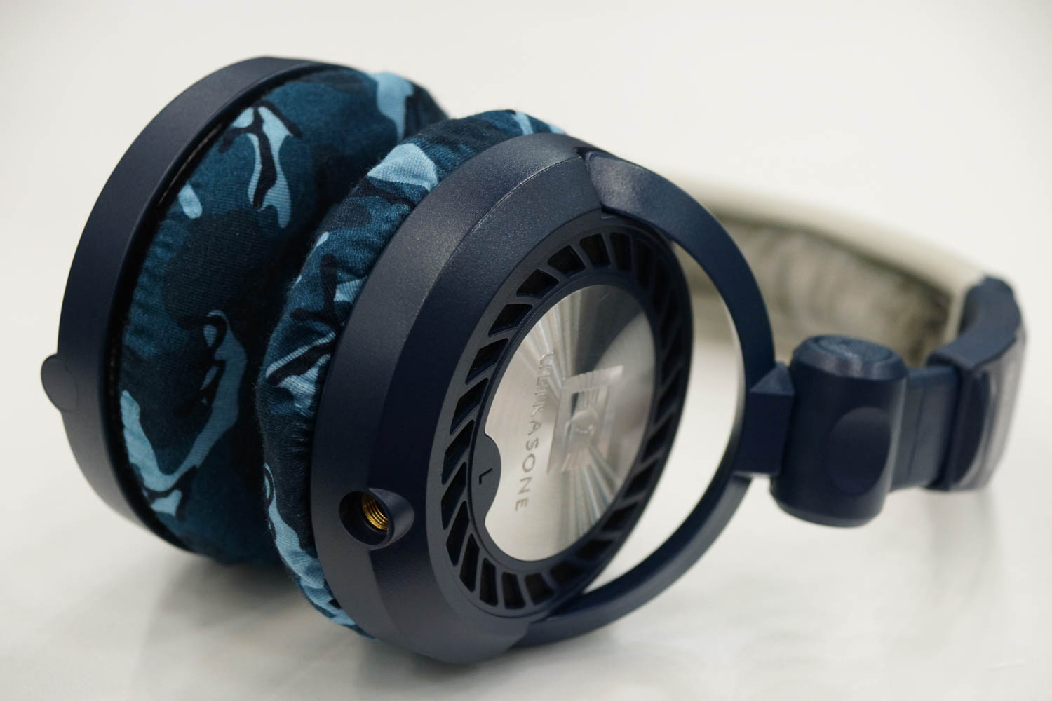 ULTRASONE PRO2500のイヤーパッド与mimimamo兼容