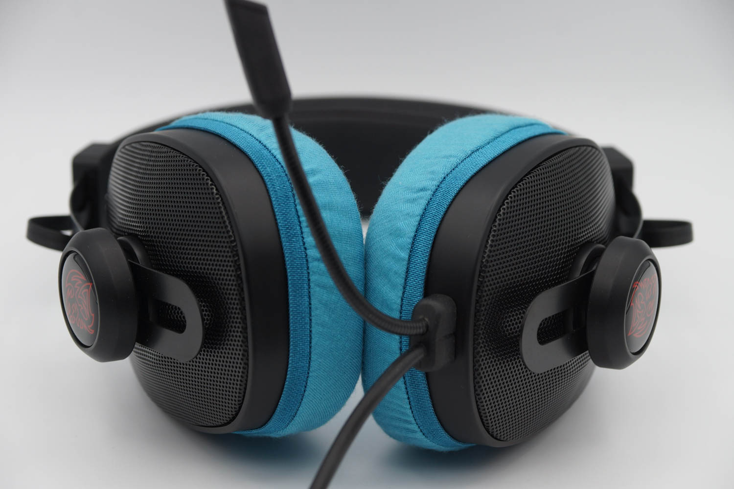 Thermaltake Pulse G100 RGBのイヤーパッド与mimimamo兼容 
