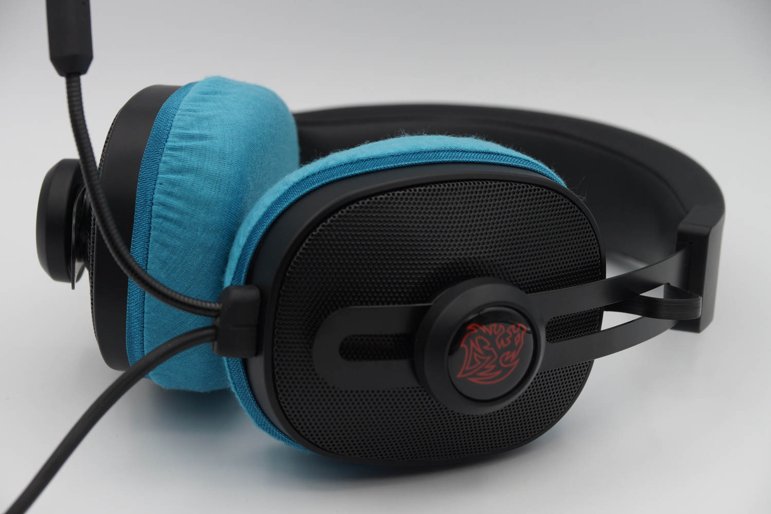 Thermaltake Pulse G100 RGBのイヤーパッド与mimimamo兼容 
