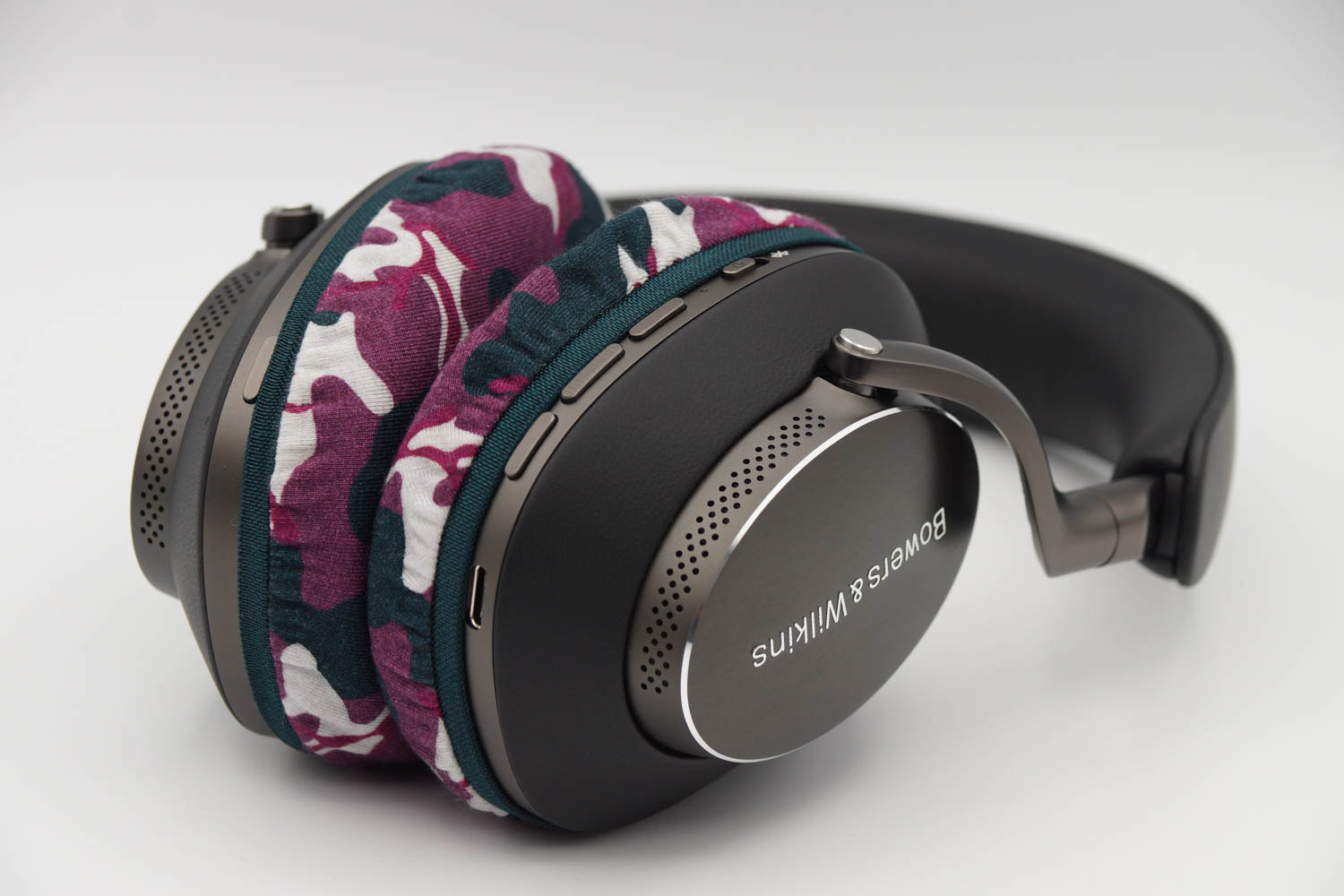 Bowers&Wilkins PX8のイヤーパッド与mimimamo兼容
