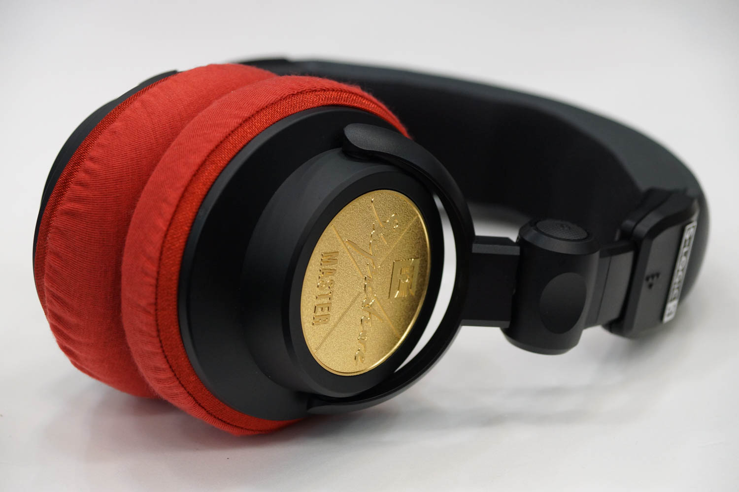 ULTRASONE Signature Master MK2のイヤーパッド与mimimamo兼容