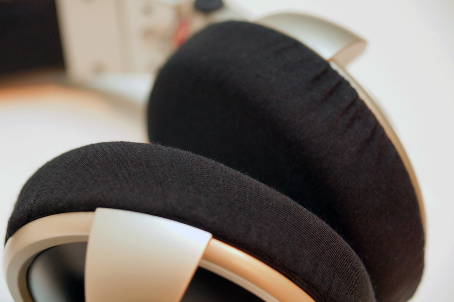 Shure SRH750DJのイヤーパッド与mimimamo兼容 
