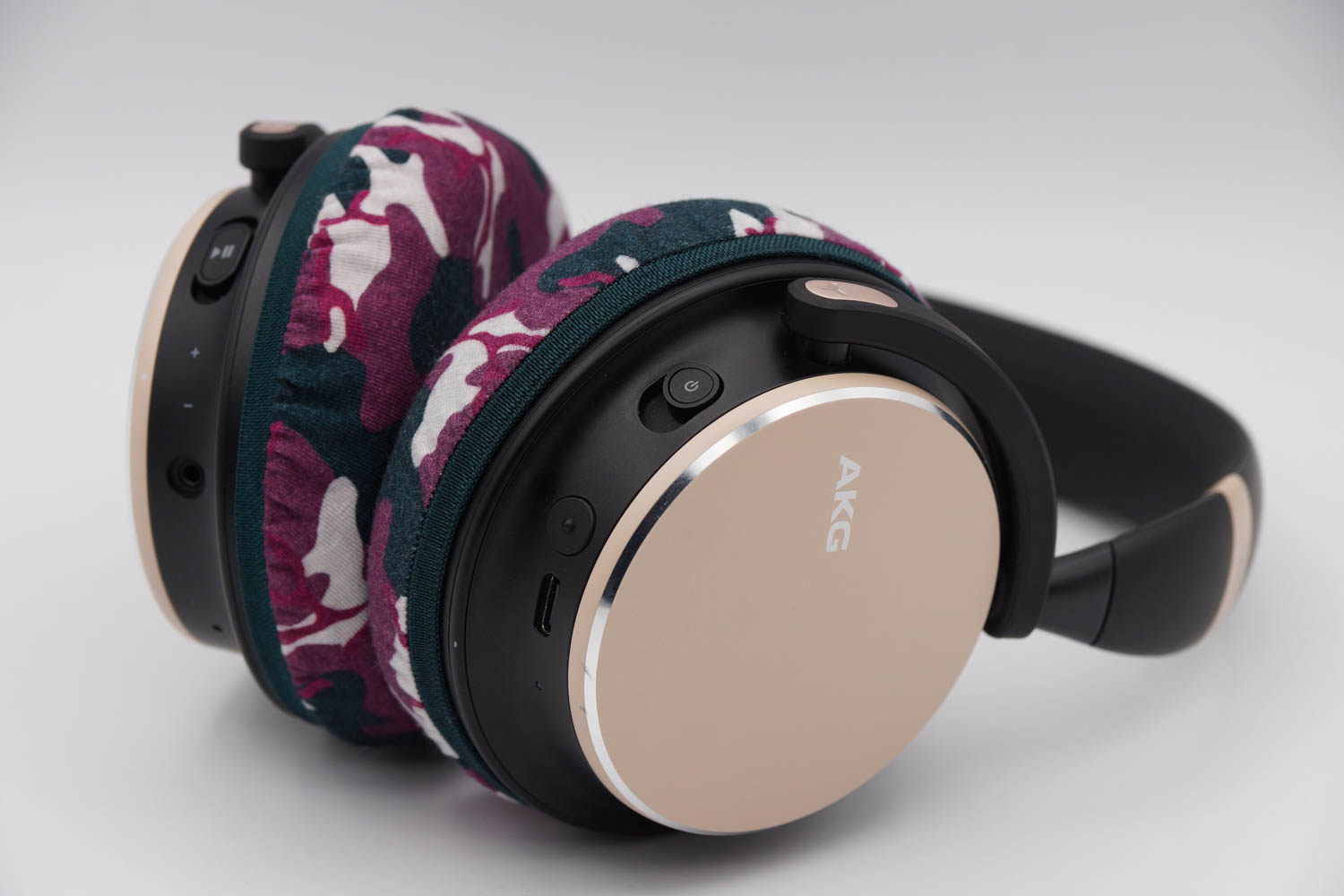 AKG Y600NC WIRELESSのイヤーパッド与mimimamo兼容