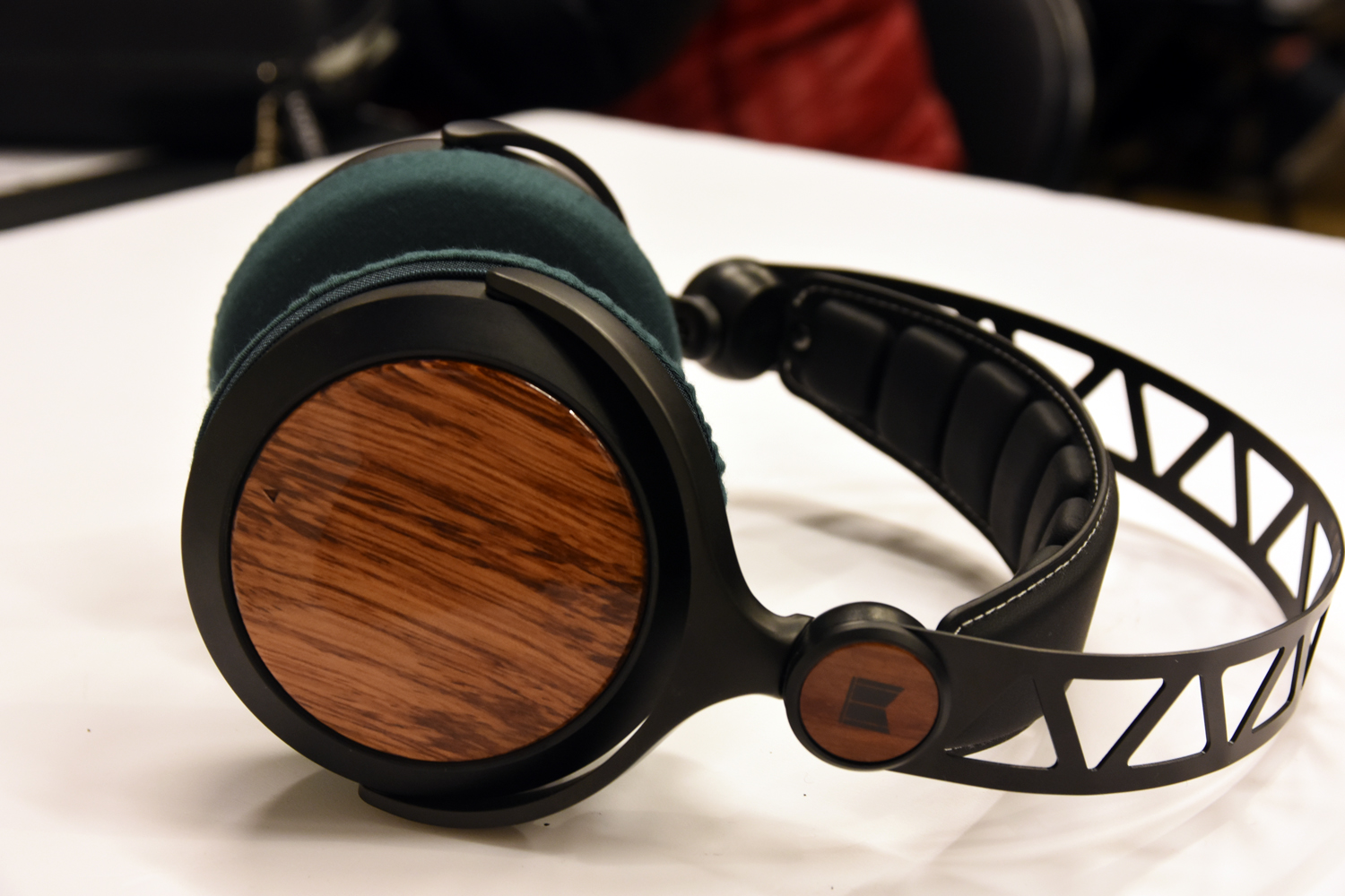 Monolith M560 ear pads compatible with mimimamo