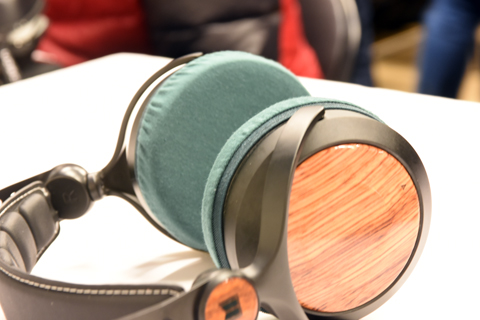 Monolith M560 ear pads compatible with mimimamo