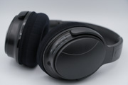iLive Bluetooth Headphones のイヤーパッドへの装着例