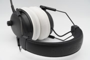 RAZER BlackShark V3 PRO のイヤーパッドへの装着例