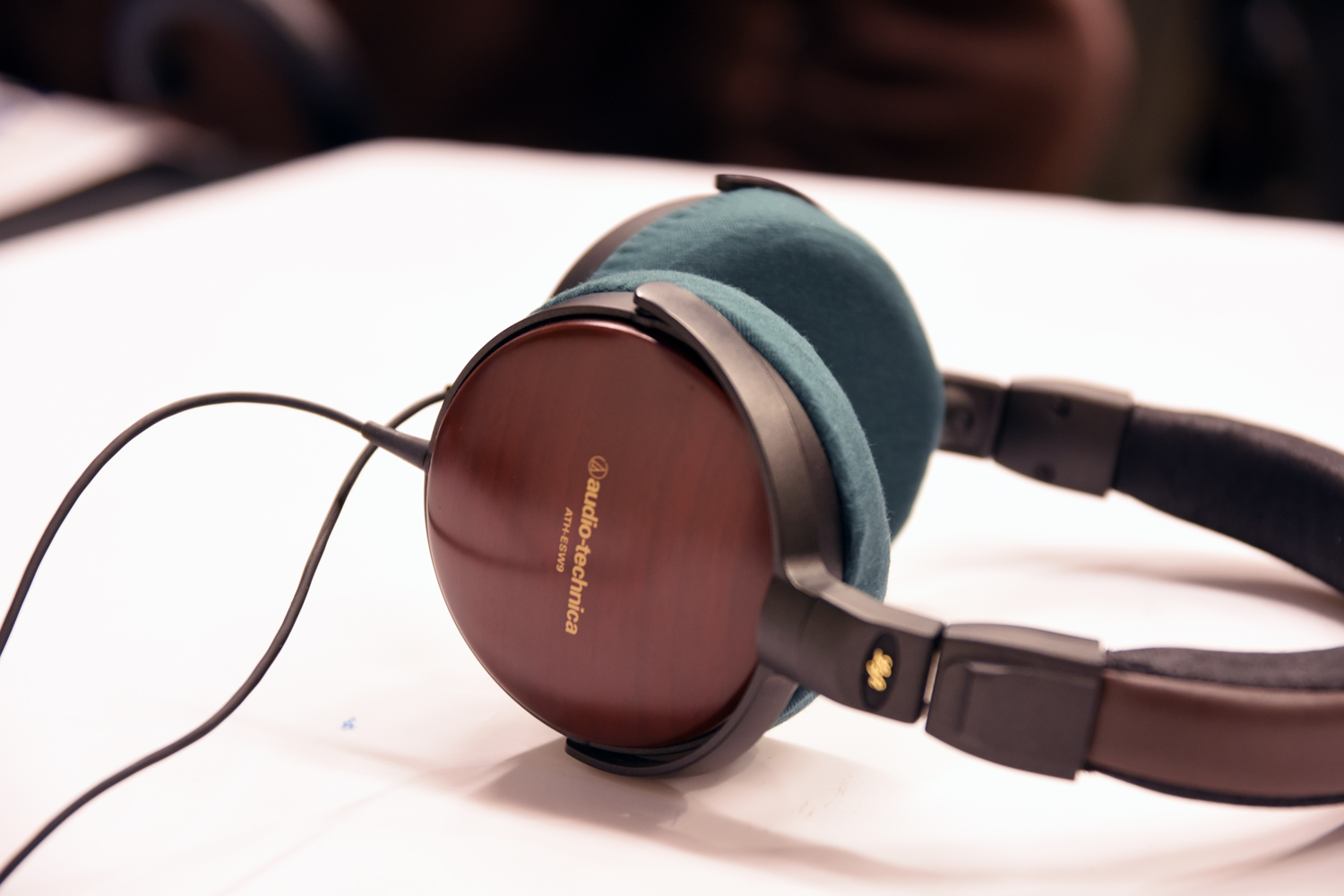 audio-technica ATH-ESW9의 이어패드에 대한 mimimamo의 대응