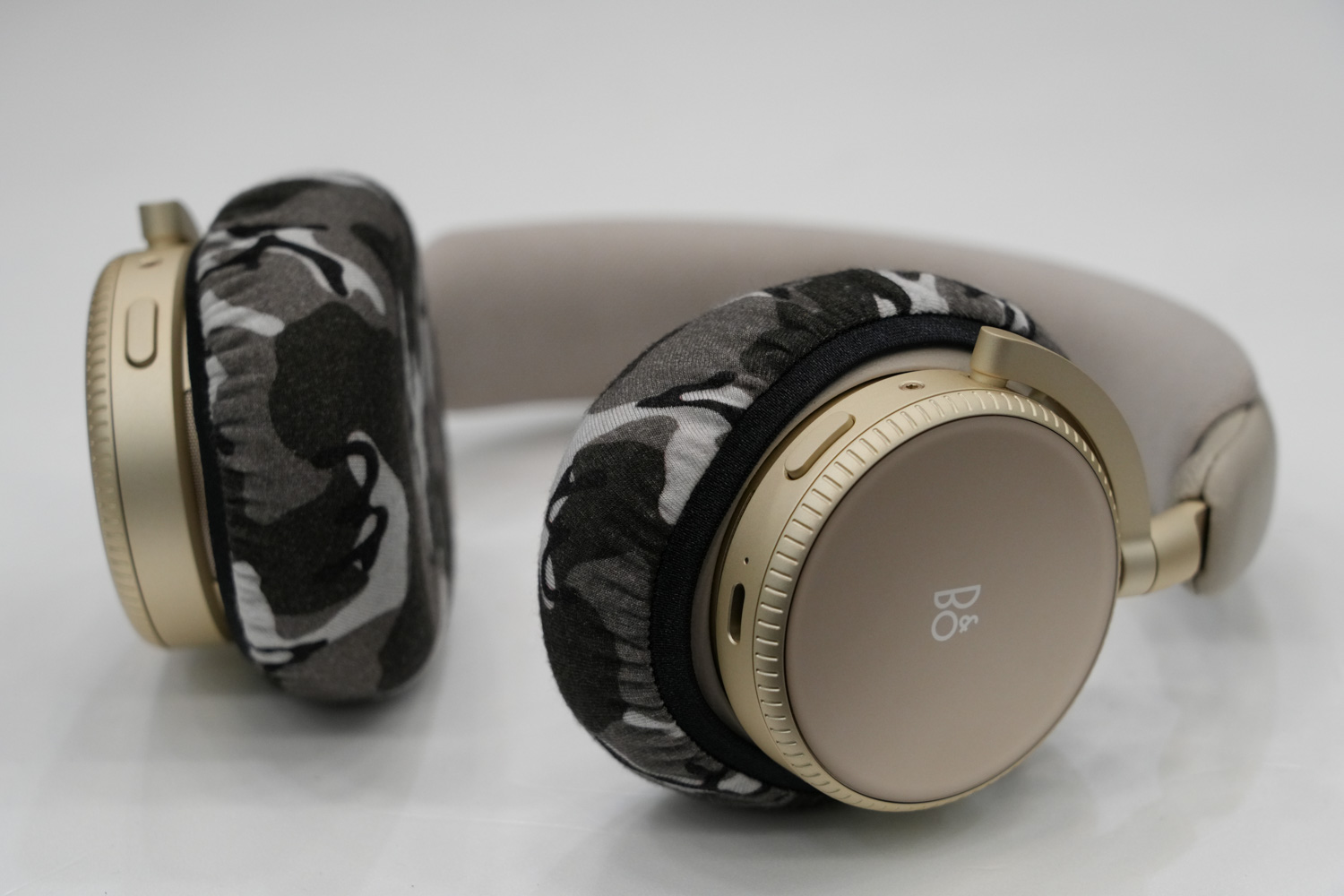 Bang&Olufsen BEOPLAY H100의 이어패드에 대한 mimimamo의 대응
