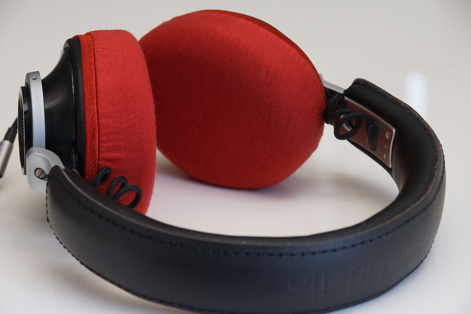 Philips Fidelio L1의 이어패드에 대한 mimimamo의 대응