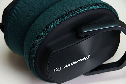 Pioneer DJ HRM-6의 이어패드에 대한 mimimamo의 대응