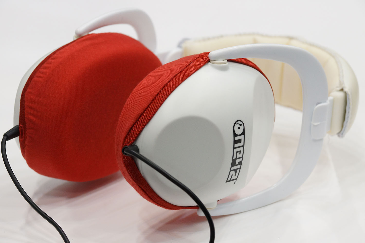 Direct Sound One42 DJ Headphones의 이어패드에 대한 mimimamo의 대응