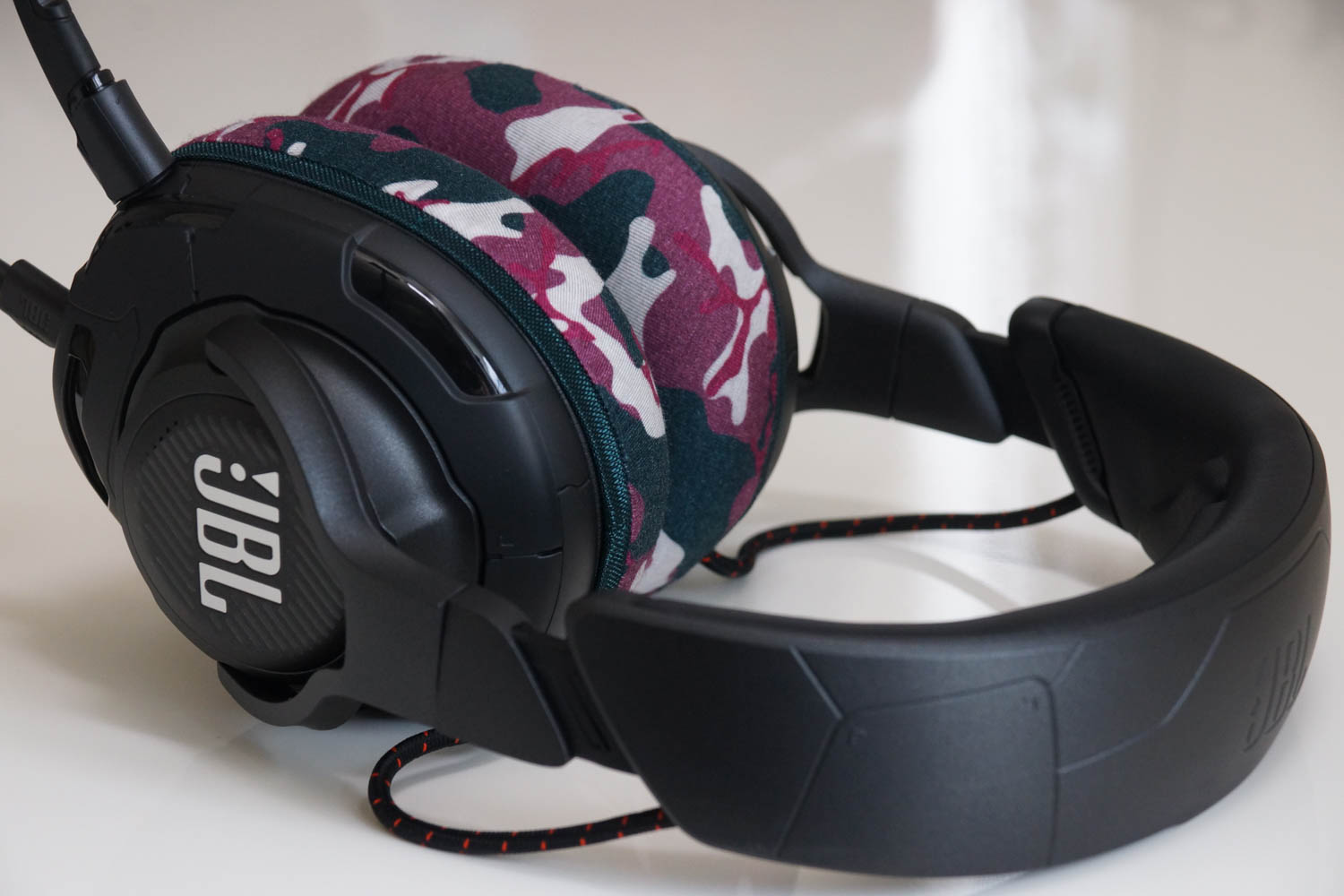 JBL Quantum ONE의 이어패드에 대한 mimimamo의 대응