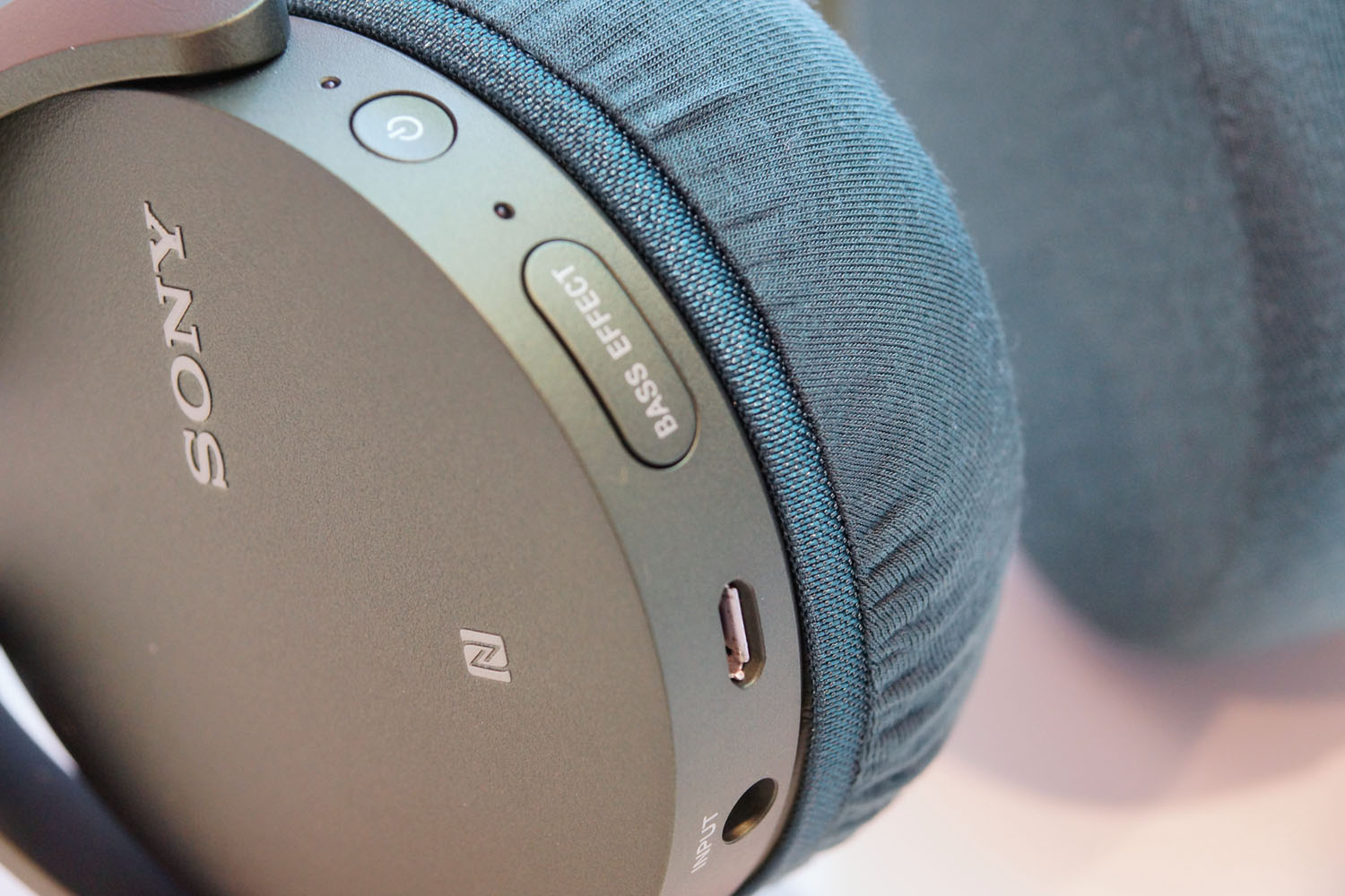 Sony MDR-XB950N1의 이어패드에 대한 mimimamo의 대응