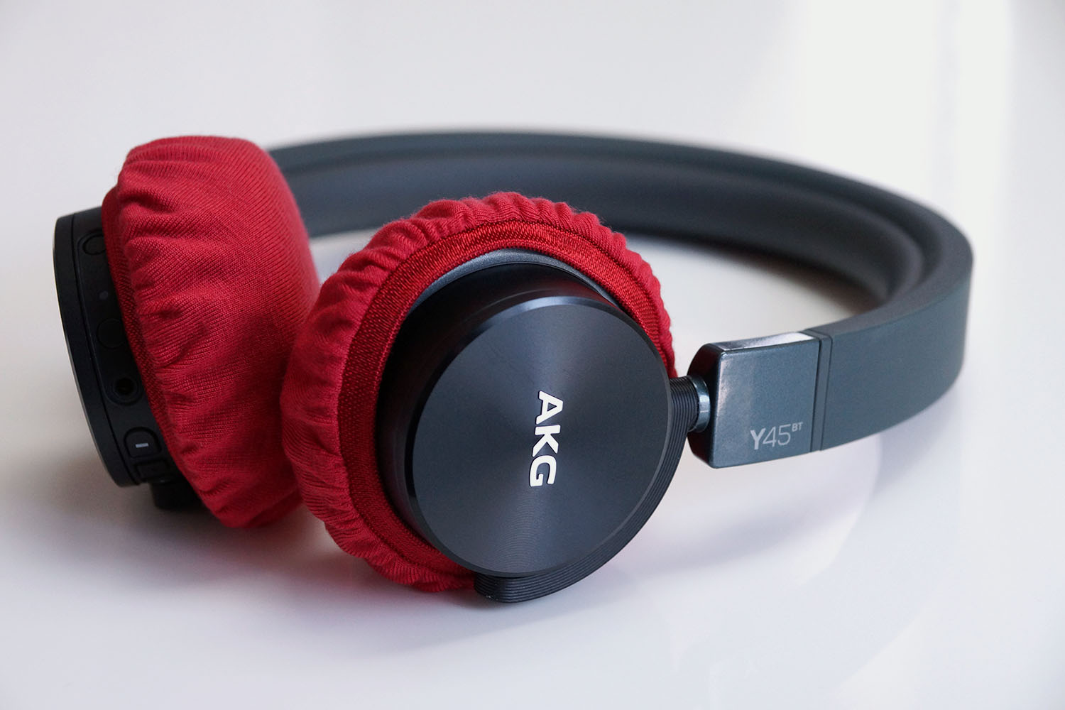 AKG Y45BT의 이어패드에 대한 mimimamo의 대응